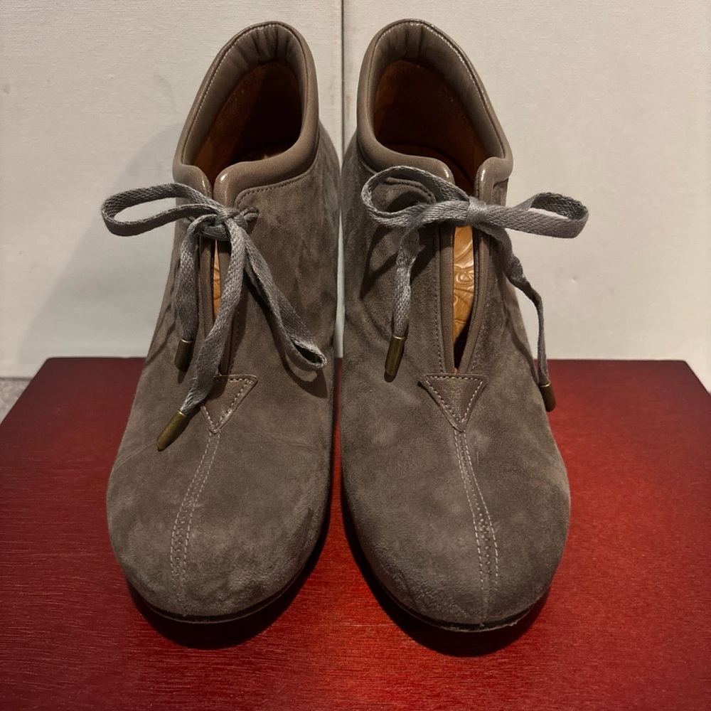 Chie Mihara Anthropologie Round Heeled Suede Shoes EU 39 Spain